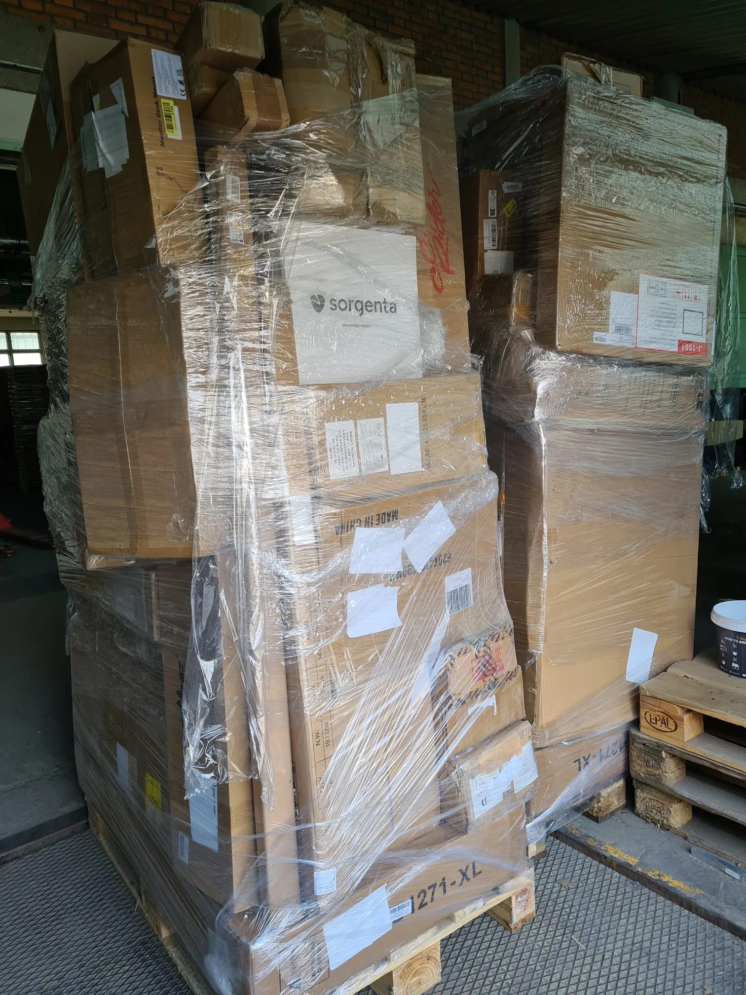 Mix oversized pallets