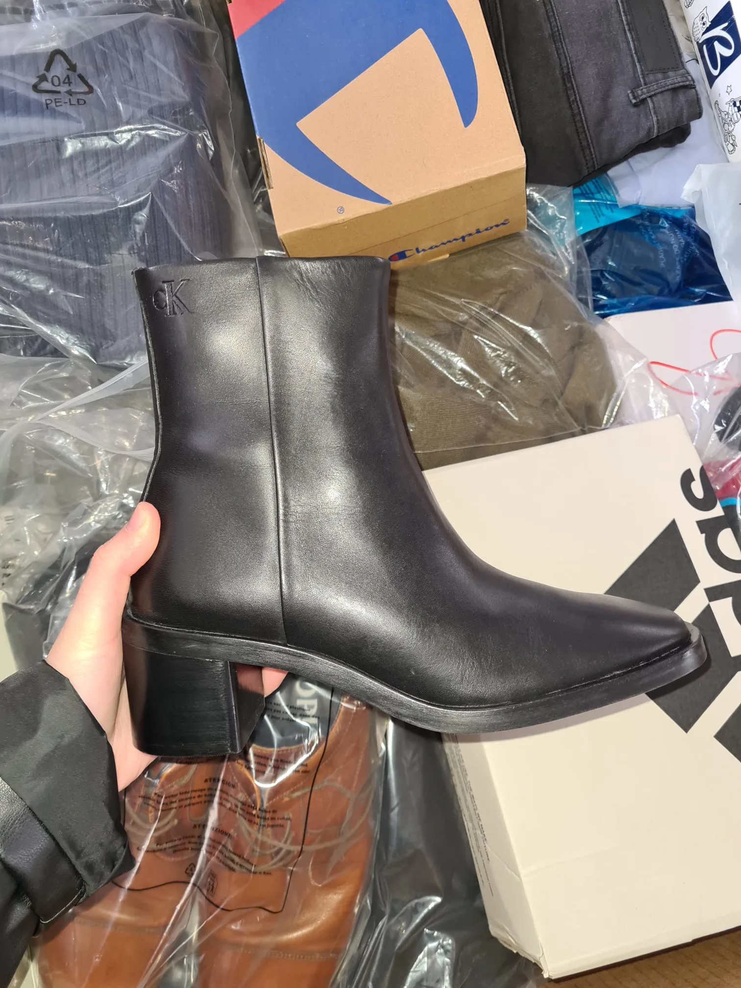 Shoes and Clothing pallets thumbnail