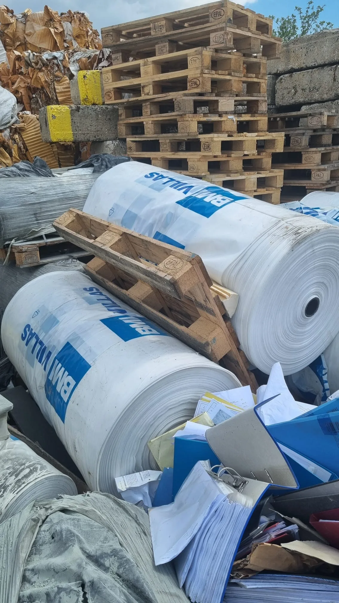 Foil in a roll thumbnail