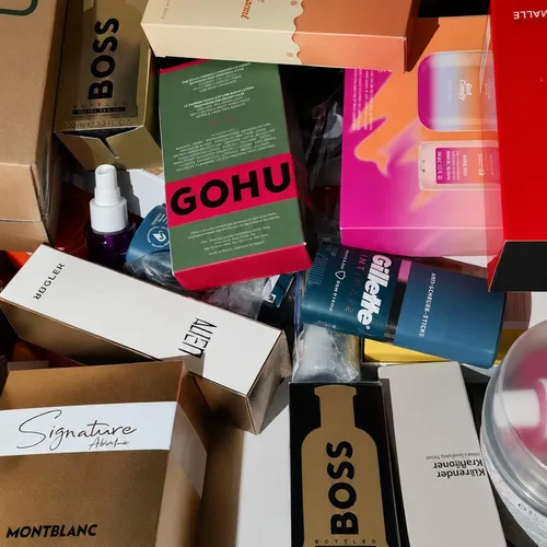 15 pallets of mix cosmetics and drogery - perfumes, hair colours